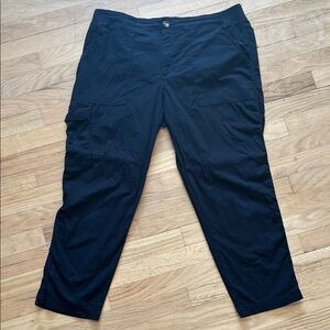 Sonoma Black Cargo Capri Pants